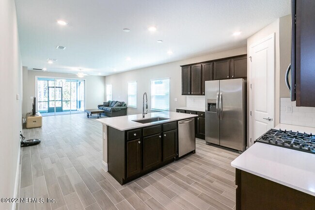 Foto del edificio - 304 Stillwater Blvd