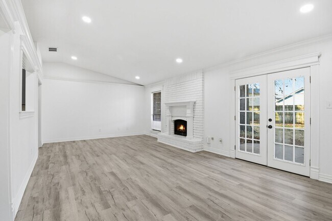 Foto del edificio - 4 Bed | 2 Bath in Broken Arrow!