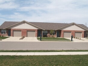 Building Photo - 2271 Shamrock Ln