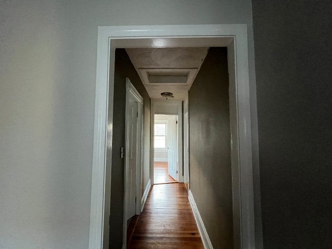 Building Photo - 360-362 Weeden St