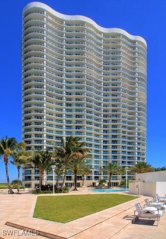 Building Photo - 3000 Oasis Grand Blvd