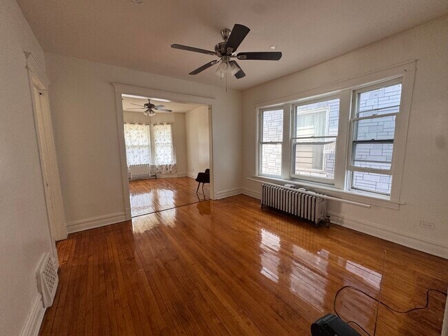 Foto del edificio - 10406 S Indiana Ave
