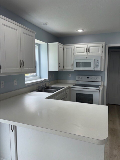 Cocina - 14908 Riggs St