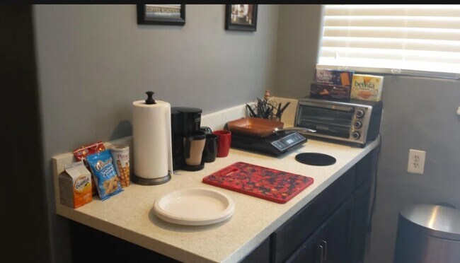 Foto del edificio - 4909 W 119th St