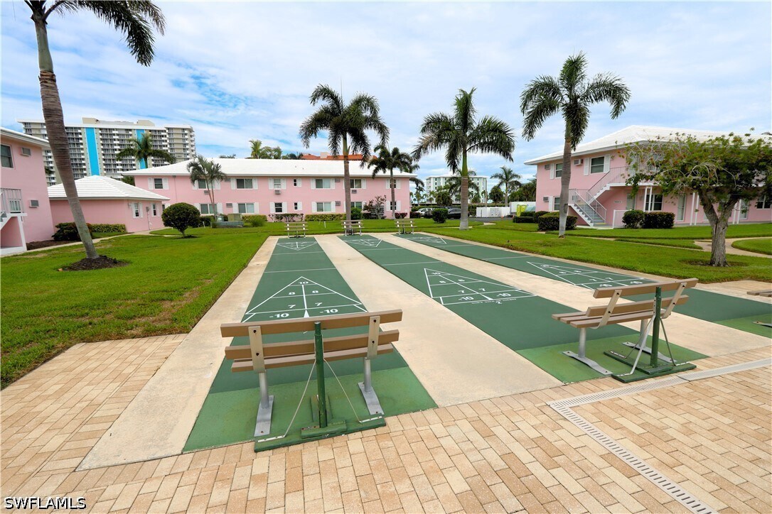 Foto del edificio - 190 N Collier Blvd