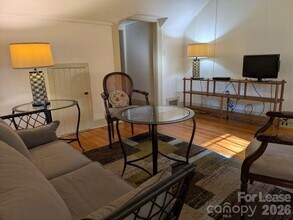 Building Photo - 220 Melrose Cir