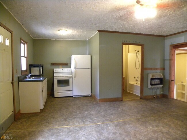 Foto del edificio - 2445 Wynn Lake Rd