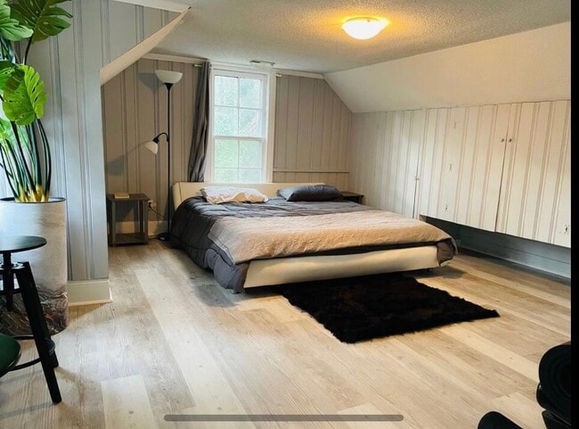 Building Photo - 4125 Farrington Rd