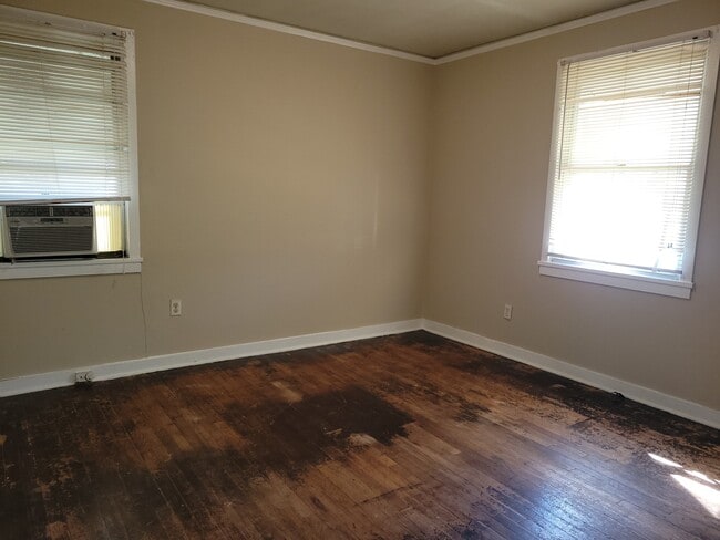 Building Photo - 2425 Ruby Dr