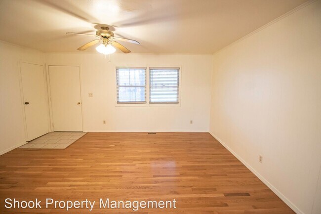 Building Photo - 3 br, 1 bath House - 314 E 12th St