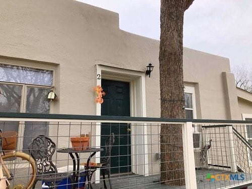 Primary Photo - 527 W San Antonio St