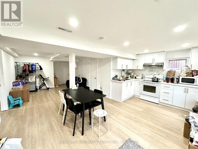 Photo du bâtiment - 9 Captain Francis Dr