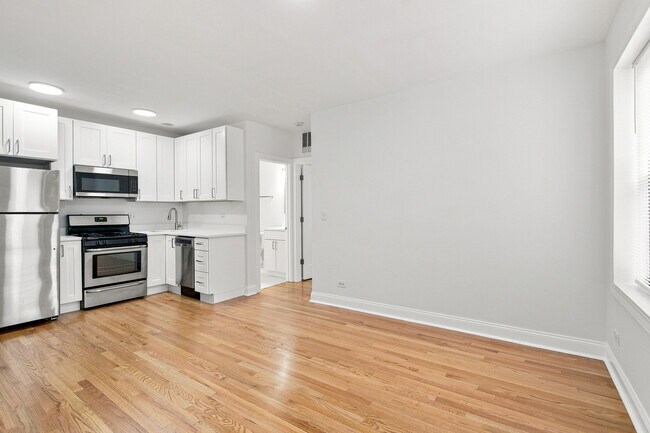 Foto del edificio - 3731 N Elston Ave