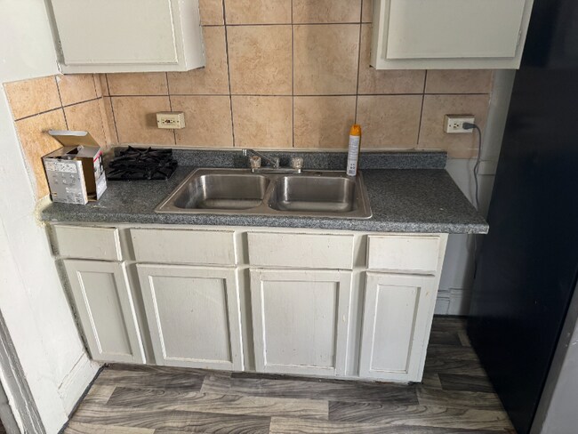 Foto del edificio - 11907 Continental Ave