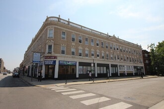 Building Photo - 4007 W School St