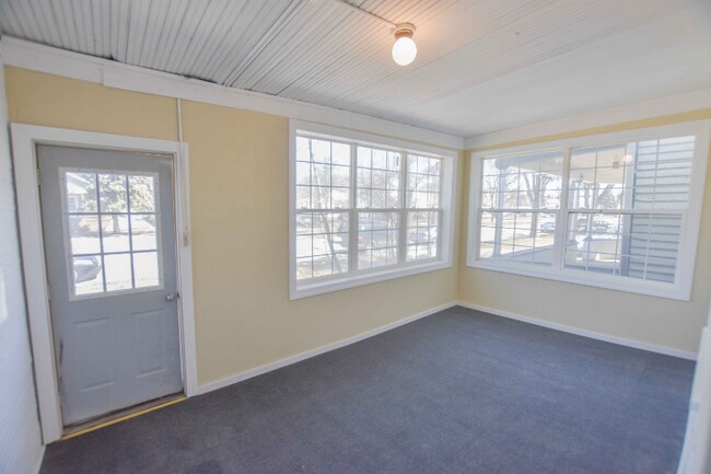 Building Photo - 417 N 4th St