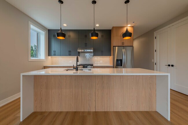 Foto del edificio - 6519 W Addison St