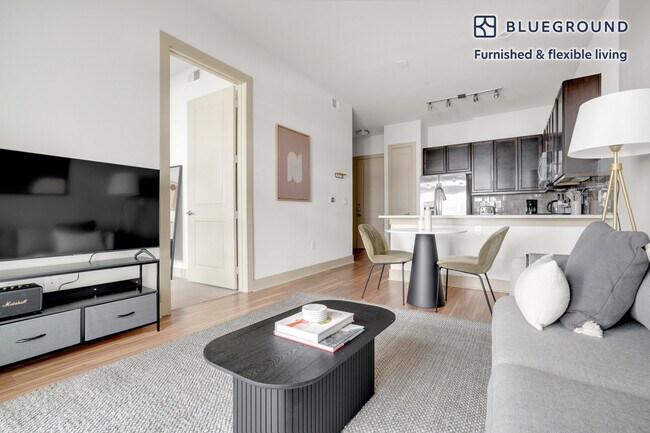 Foto del edificio - 422 W Riverside Dr