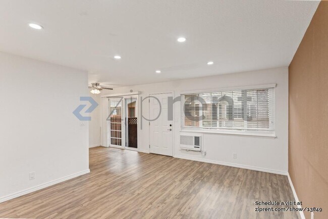 Foto del edificio - 680 Fargo Ave