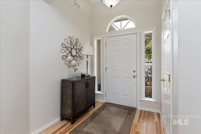 Foto del edificio - Stunning Home Near Warm Springs! FLEXIBLE ...