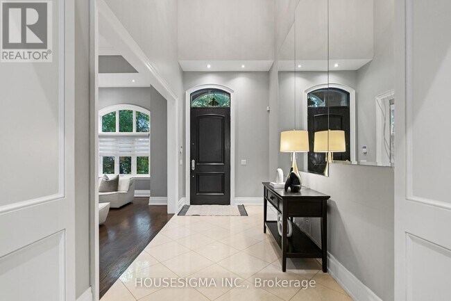 Photo du bâtiment - 1290 Lakebreeze Dr