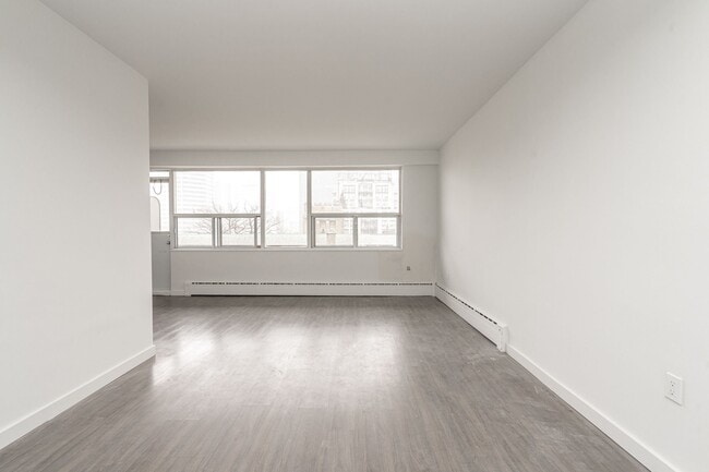 Building Photo - 5 Mallory Gardens
