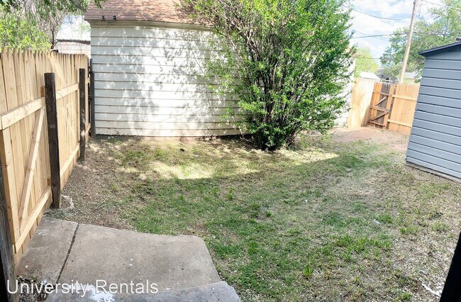 Building Photo - 2115 27th St