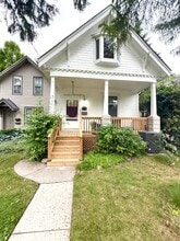Building Photo - 17 Thornton Ave