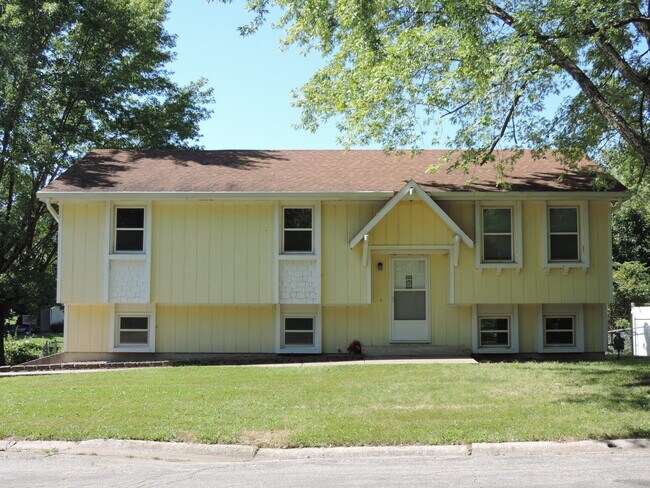 Foto del edificio - Lovely Home with Basement