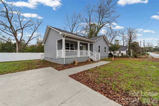 Building Photo - 109 Haddock Rd NW