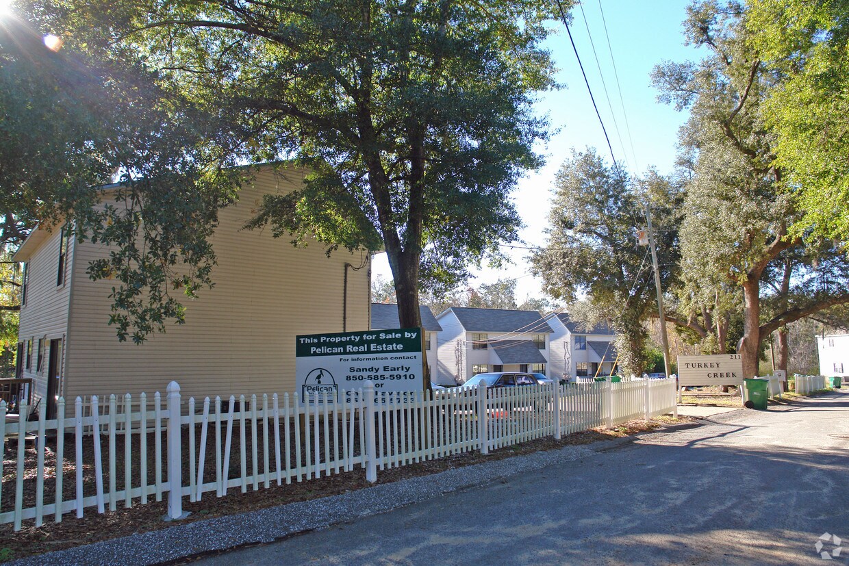 211 Evans Ave, Niceville, FL 32578 Apartments Niceville, FL