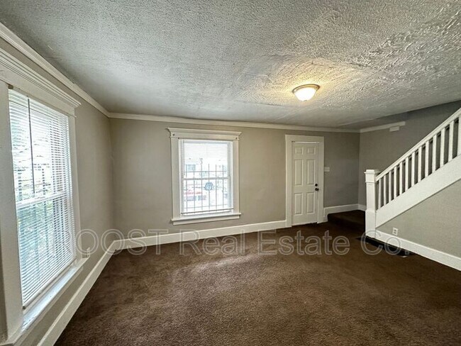 Building Photo - 808 Gibbard Ave