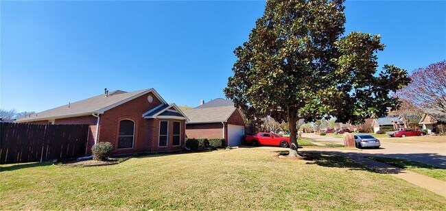 Building Photo - 5213 Valleydale Dr