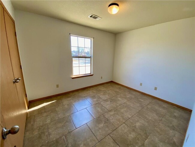 Building Photo - 206 Butler Ave