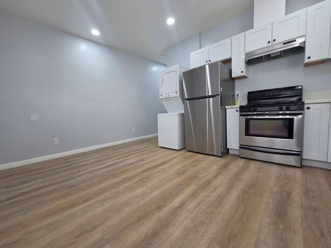 Foto del edificio - 1715 W 64th St