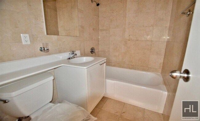 Foto del edificio - EAST 49 STREET