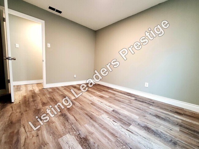 Foto del edificio - 2820 Lois St