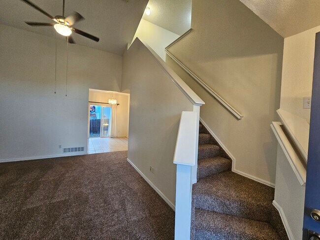 Foto del edificio - 4672 Saddle Ridge Dr