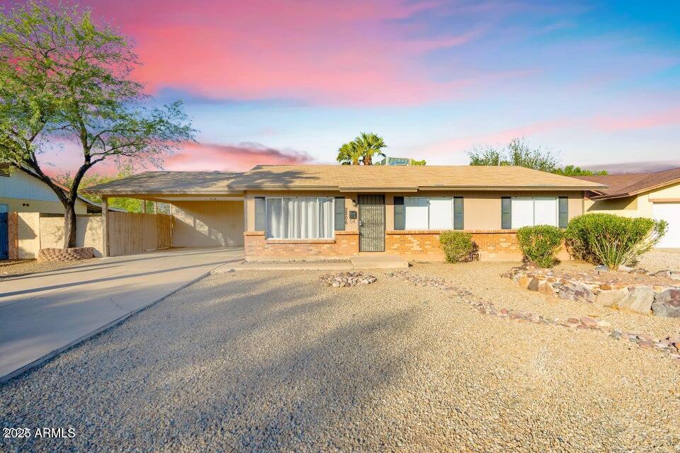 Primary Photo - 2806 S Cottonwood Dr