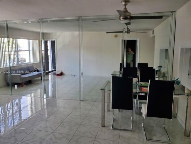 Foto del edificio - 330 SE 2nd St