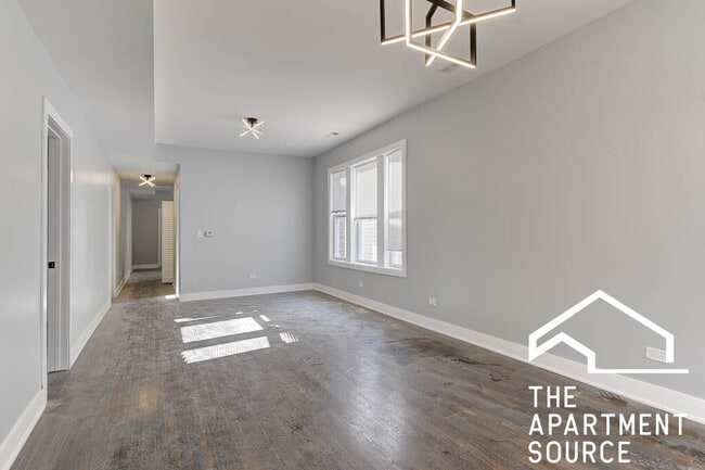 Building Photo - 2935 N Lawndale Ave