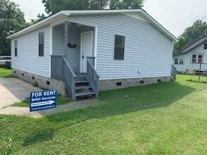Building Photo - 909 Chesson St