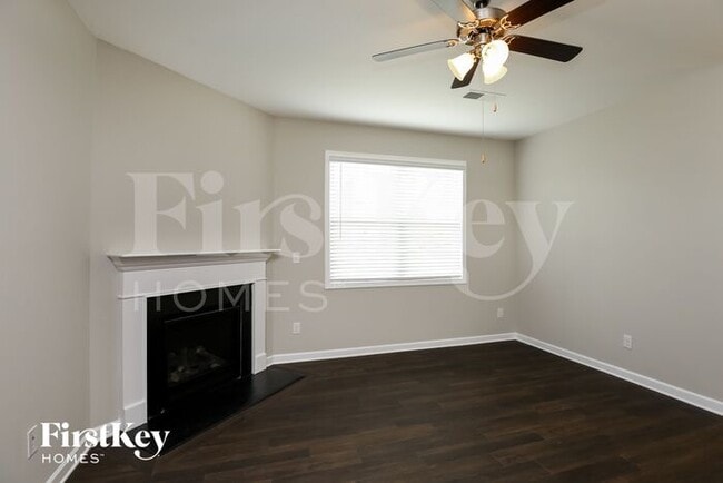 Building Photo - 88 Wayside Terrace