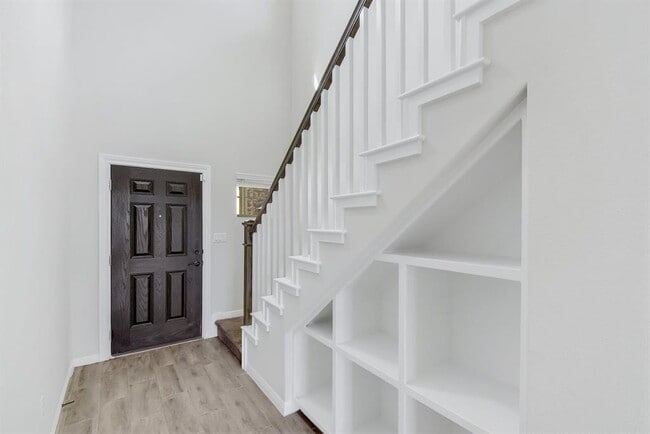Building Photo - 6820 Llano Stage Trl