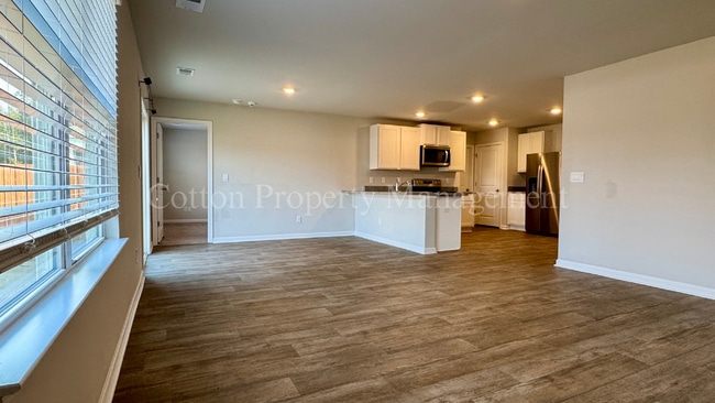 Building Photo - 1114 Forest Glen Dr