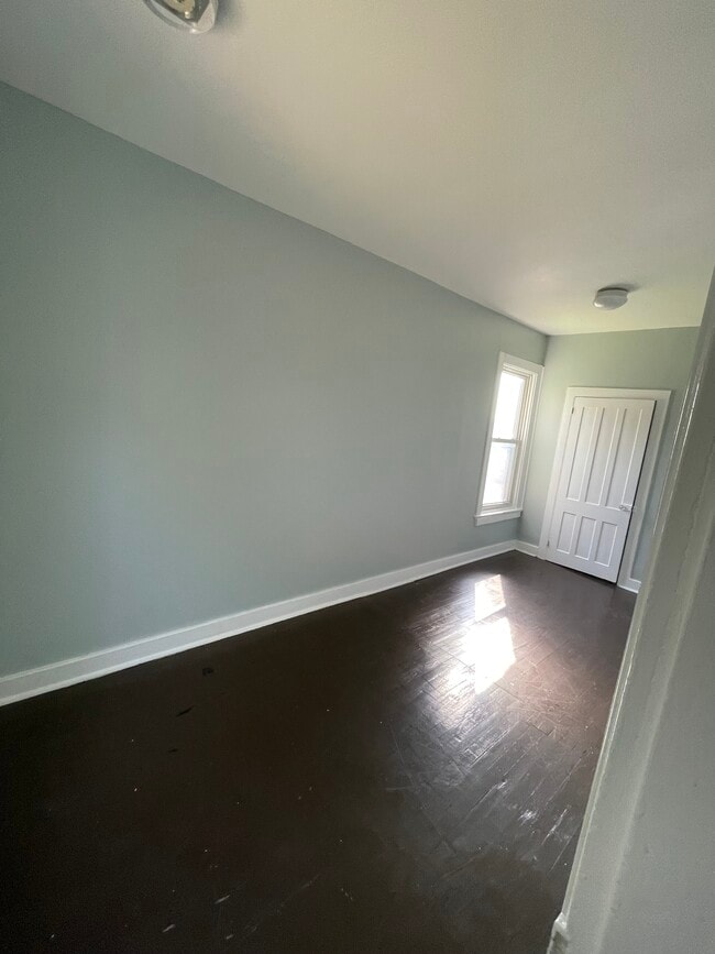 Building Photo - 658 4th St