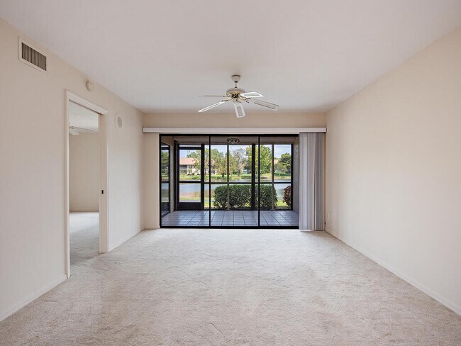 Building Photo - 513 Lake Louise Cir