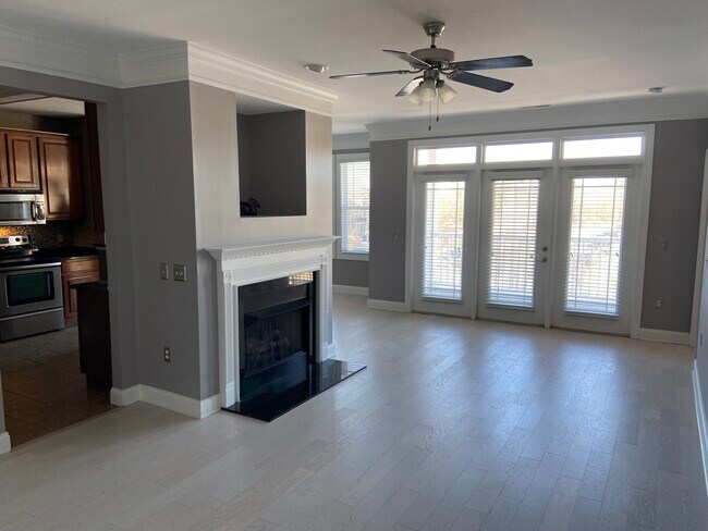 Family Room - 1401 Coopershill Dr