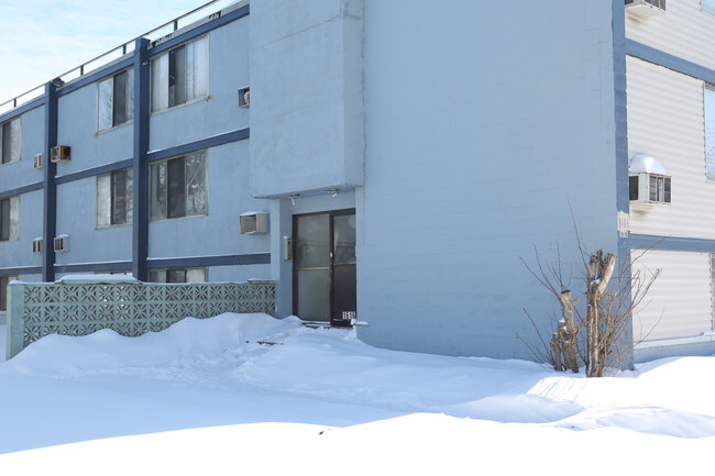 Building Photo - Lofts at North Clinton South