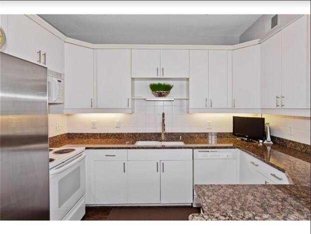 Cocina - 4040 Avondale Ave